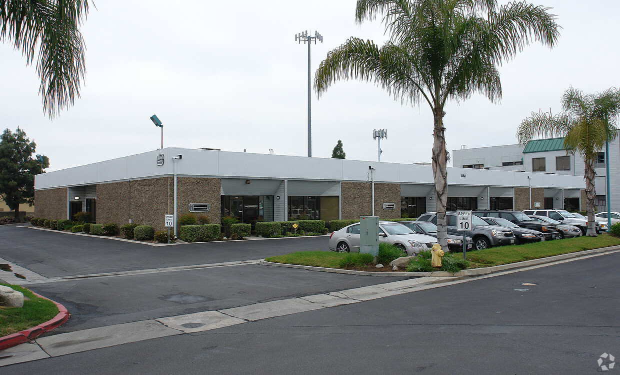 San Francisco Campus Eduhub X Webflow Template | Brix Template